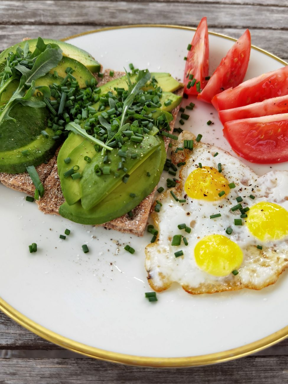 healthy breakfast with avocado and eggs